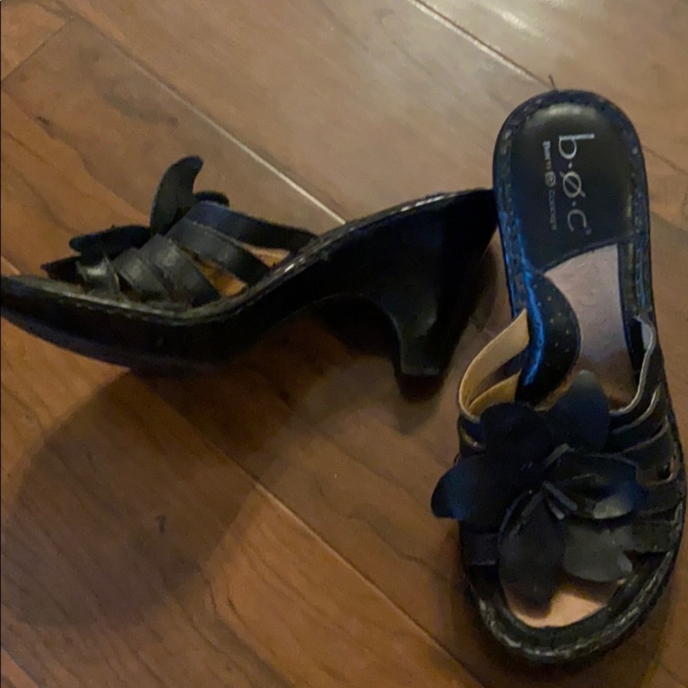 Women’s size 6 heels